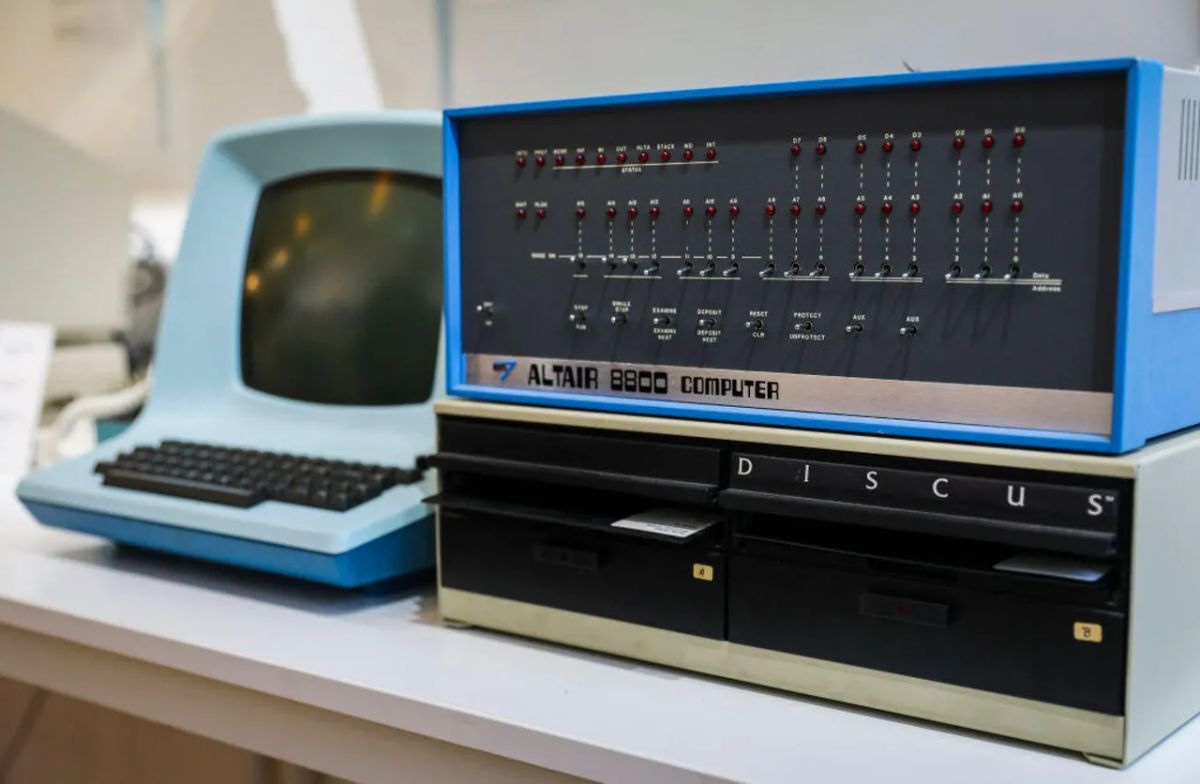 The History and Significance of the Altair 8800 in Computing The History and Significance of the Altair 8800 in Computing